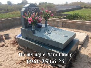 Mộ đá Công giáo đá xanh rêu nguyên khối, chất lượng cao, giá hợp lý.