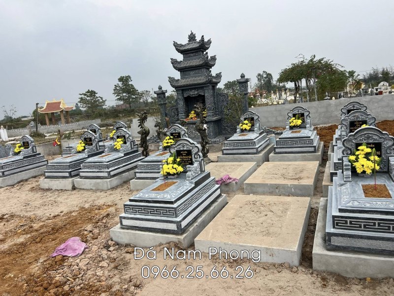 Khánh thành khi xây mộ - sửa mộ.jpg Khánh thành khi xây mộ - sửa mộ.jpg