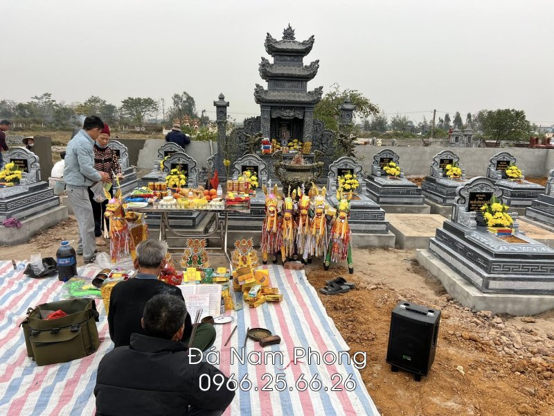 Lễ khánh thành - hoàn thổ khi xây-sửa mộ.jpg Lễ khánh thành - hoàn thổ khi xây-sửa mộ.jpg