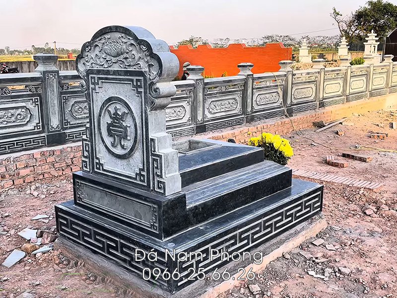 Hoa văn Mộ đá xanh rêu đẹp - chất lượng.jpg Hoa văn Mộ đá xanh rêu đẹp - chất lượng.jpg