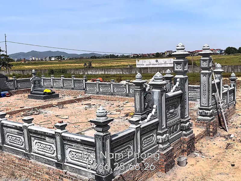 Khu Lăng Mộ đẹp - chất lượng cao.jpg Khu Lăng Mộ đẹp - chất lượng cao.jpg