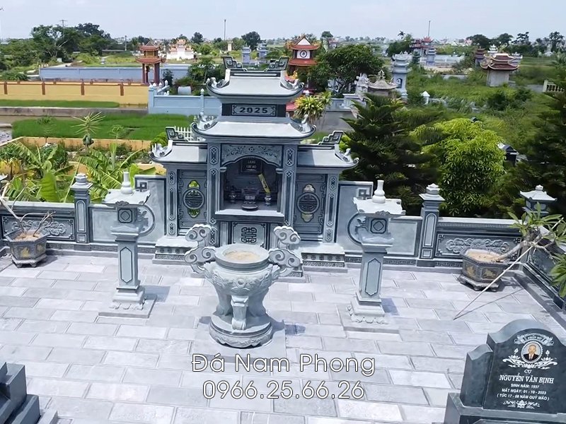 Khuôn viên lăng thờ đá và đồ thờ đá trang trọng - bài bản.jpg Khuôn viên lăng thờ đá và đồ thờ đá trang trọng - bài bản.jpg