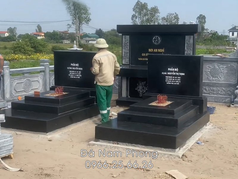 Lăng Mộ đá granite đen Ấn Độ cho Bố Mẹ.jpg Lăng Mộ đá granite đen Ấn Độ cho Bố Mẹ.jpg