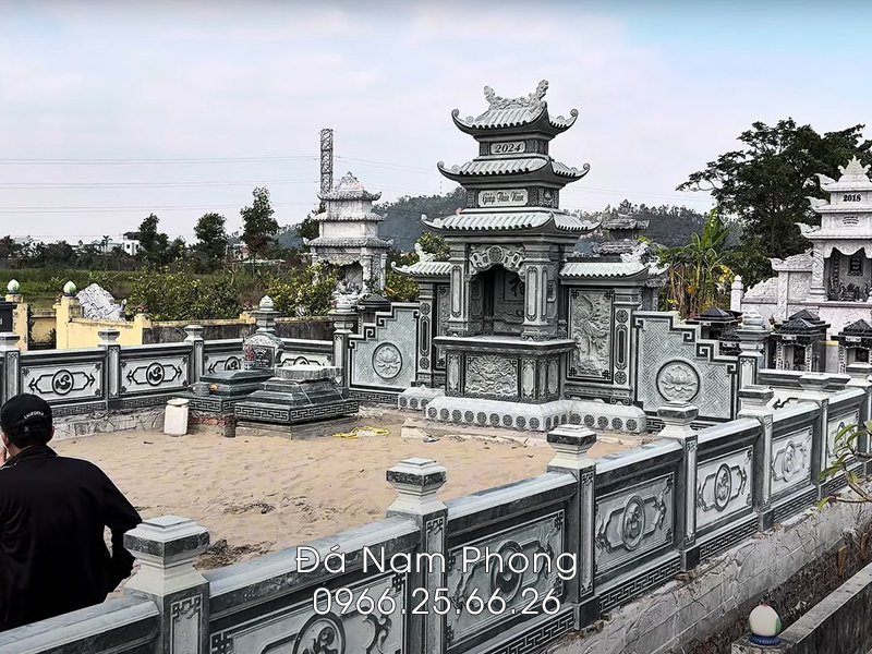 Mẫu Lăng mộ đẹp khi được xây sửa hoàn thiện bằng đá xanh rêu.jpg Mẫu Lăng mộ đẹp khi được xây sửa hoàn thiện bằng đá xanh rêu.jpg