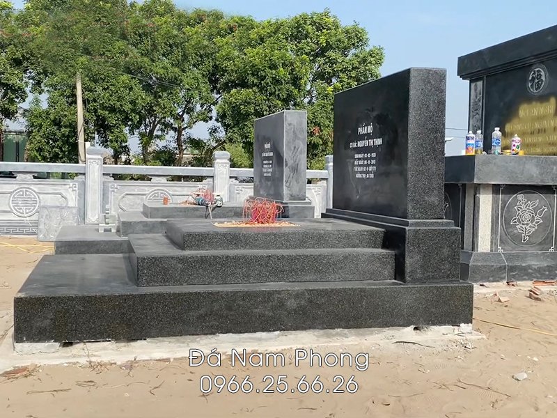 Mẫu Mộ granite 3 cấp vuông đẹp.jpg Mẫu Mộ granite 3 cấp vuông đẹp.jpg