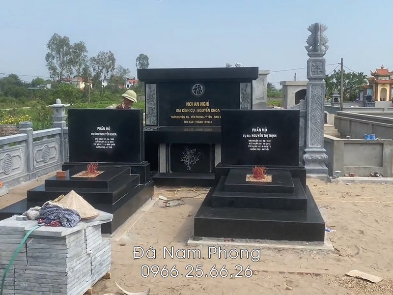 Mẫu mộ đẹp - Mộ đá granite đen Ấn Độ.jpg Mẫu mộ đẹp - Mộ đá granite đen Ấn Độ.jpg