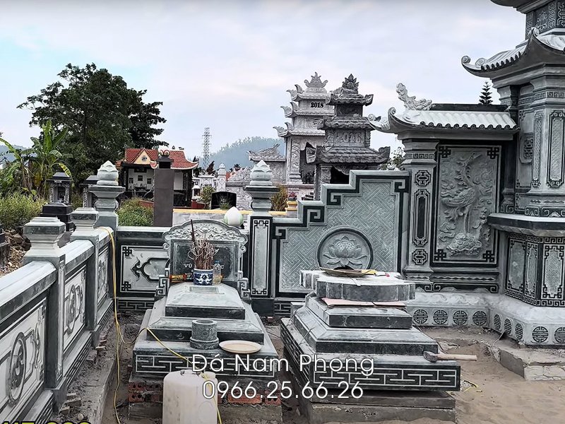 Mộ đá xanh rêu đẹp - bề thế - có thể lắp đặt trước để chờ.jpg Mộ đá xanh rêu đẹp - bề thế - có thể lắp đặt trước để chờ.jpg