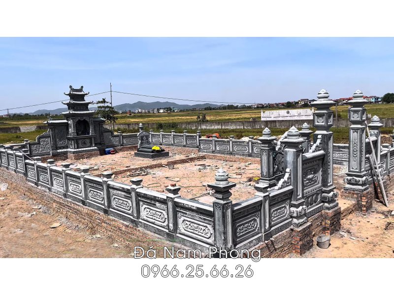 Toàn cảnh xây dựng khu Lăng Mộ đá gia đình.jpg Toàn cảnh xây dựng khu Lăng Mộ đá gia đình.jpg