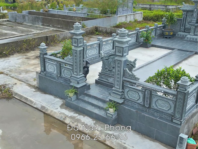 Khuôn viên quy hoạch đẹp - bài bản cho khu lăng mộ gia đình.jpg Khuôn viên quy hoạch đẹp - bài bản cho khu lăng mộ gia đình.jpg