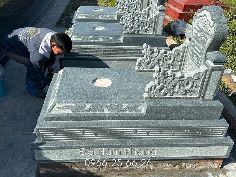 Mộ tam sơn 3 cấp đẹp.jpg Mộ tam sơn 3 cấp đẹp.jpg